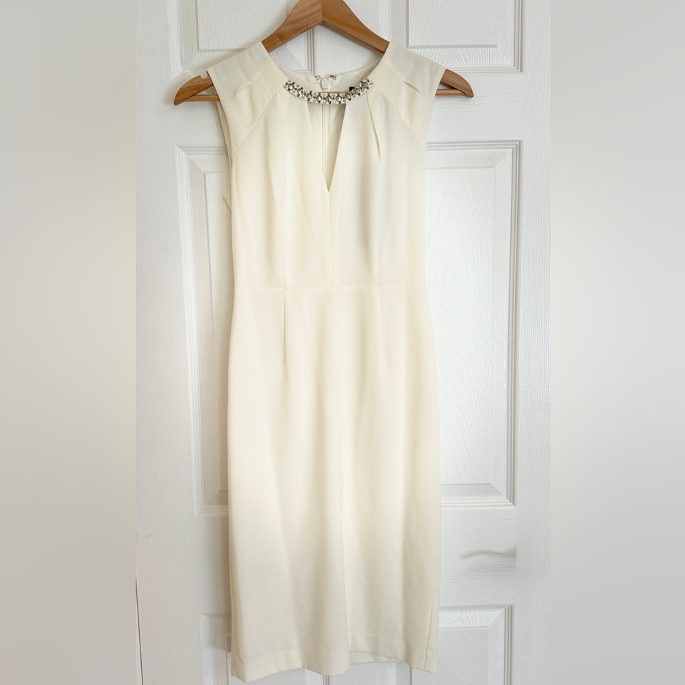 NWT Sz 0 Elegant BCBG Cream Sleeveless Dress studs details. Bridal Engagement